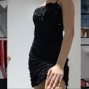 Black bodycon party dress
